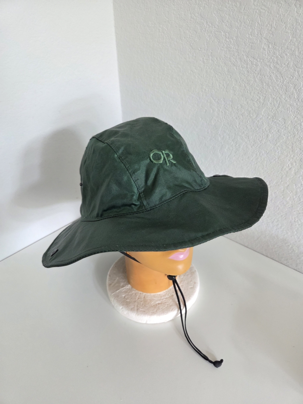 Outdoor Researcht Sitka Sombrero, a classic wide-brimmed technical hat Unisex L